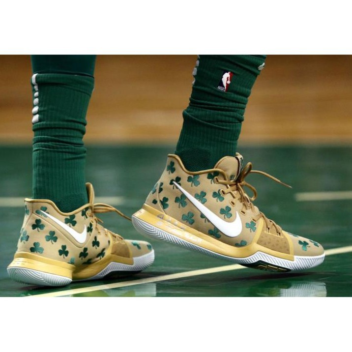 kyrie 3 clover