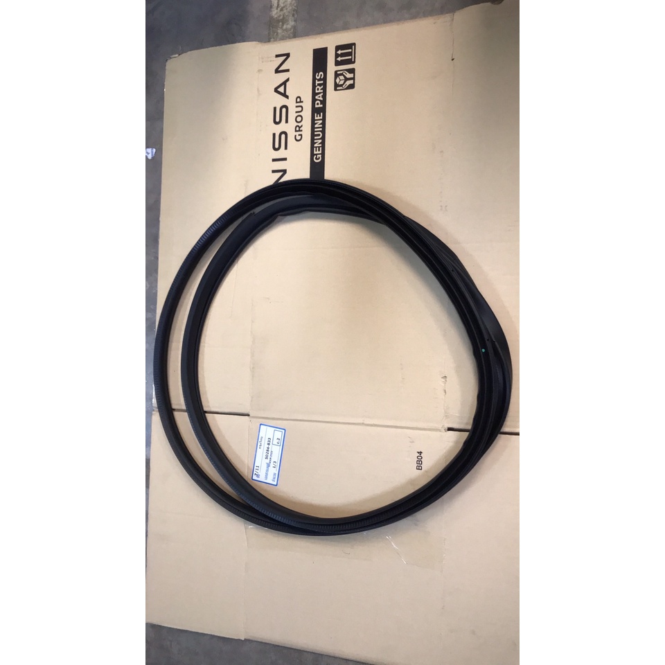 ยางกระดูกงูประตูหน้าซ้าย สีดำ NISSAN SYLPHY รุ่นรถ B17 ใช้ได้ทั้งเครื่องยนต์ 1.6 และเครื่องยนต์ 1.8 