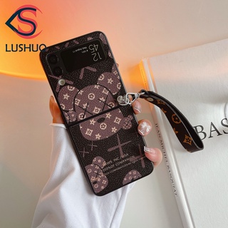 Lushuo เคสโทรศัพท์มือถือหนัง ปิดด้านหลัง ลายหมี พร้อมสร้อยข้อมือ สําหรับ Samsung Galaxy Z Flip 3 5G Z Flip3 ZFlip3 ZFlip 3