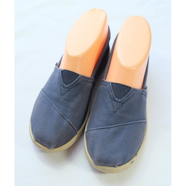 Toms Shoes Avalon Size Y2 / 21 CM. สีกรม มือสอง ของแท้