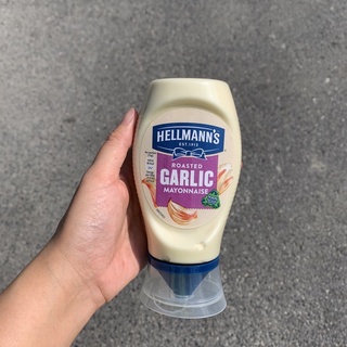 มายองเนสกระเทียม จากอังกฤษ Hellmann’s Roasted Garlic Mayonnaise 250ml มายองเนส mayo dipping topping dressing