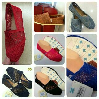 รองเท้า TOMS