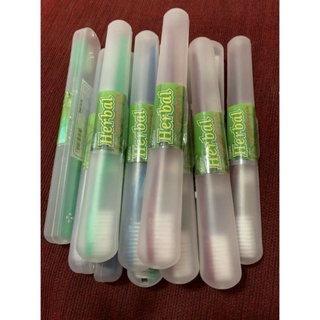 Mistine herbal toothbrush แปรงสีฟัน มิสทิน เฮอร์บัล แปรงทำความสะอาดฟัน  (1 ด้าม) มีแต่สีเขียว