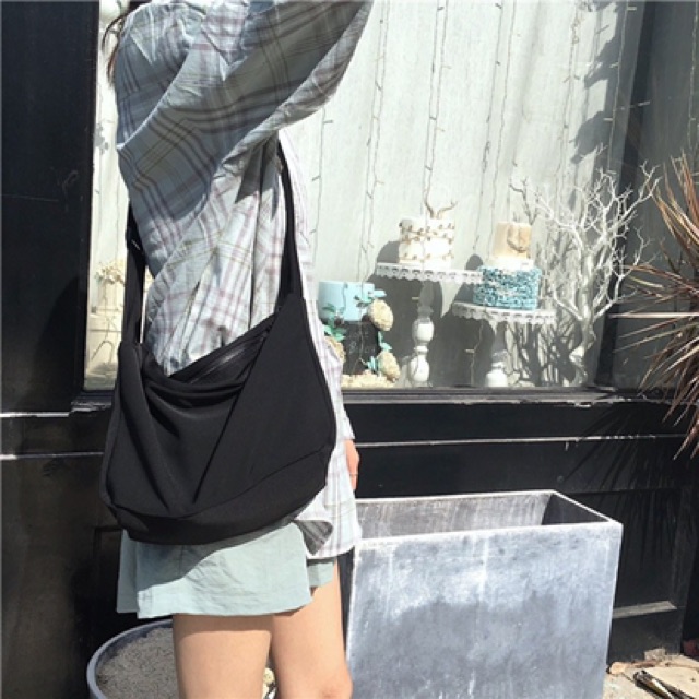 N025 กระเป๋าสะพาย ผ้าไนล่อน(ผ้าร่ม) ขนาด 12.5นิ้ว