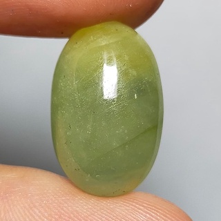 พลอย แซฟไฟร์ ธรรมชาติ แท้ ( Natural Yellow Green Sapphire ) หนัก 19.49 กะรัต