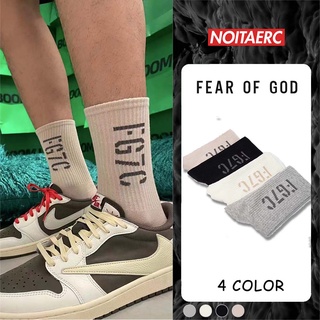 ESSENTIALS FEAR OF GOD ถุงเท้า  FOG Fg 4 สี FG7C อเมริกันมินิกีฬาฤดูใบไม้ร่วงกลางฤดูหนาวถุงเท้าผ้าฝ้าย ถุงเท้ายาว ผู้ชายและผู้หญิง แฟชั่น กีฬา ถุงเท้าผ้าฝ้าย