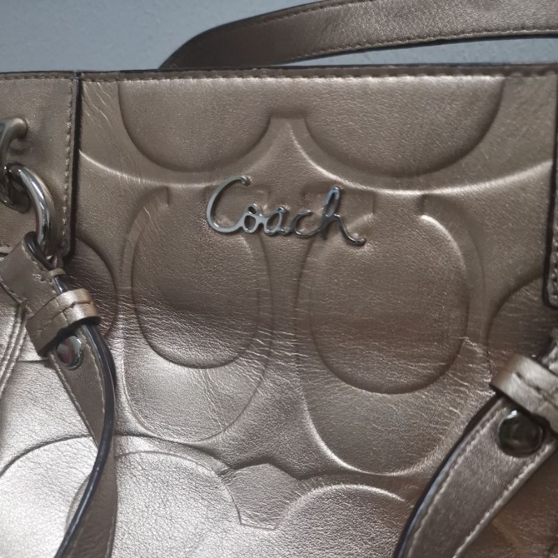 กระเป๋าหนัง สีทอง มือสอง coach แท้