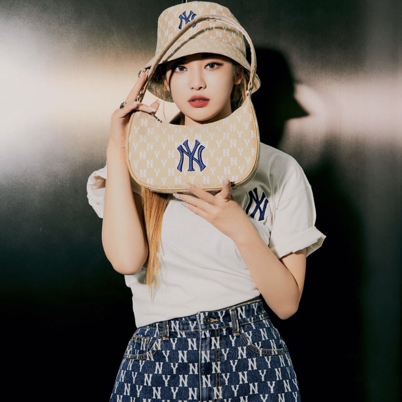 แท้MLB monogram jacquard hobo bag NEW YORK YANKEES กระเป๋าสะพายทรงพอช ...