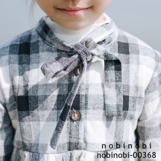 nobinobi-00368 (เสื้อลายสก็อตสีขาวดำ ผูกคอ)