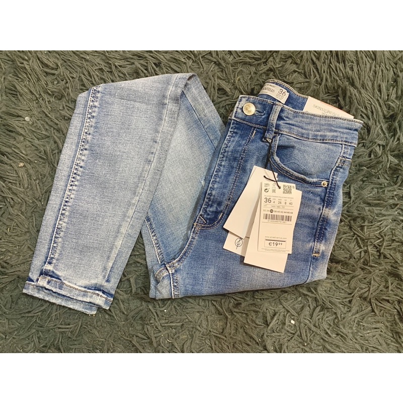 (A022)👖กางเกงยีนส์str  adi   varius แท้💯สีฟอกนุ่มผ้าดีมากใส่ผอมสูง‼️นางแบบบางรุ่นอาจเทียบเคียงเพื่อใ