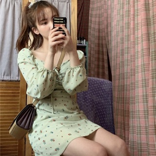 🥑 korean drees 🥑 ชุดเดรสสั้นแขนยาว ลายดอกไม้สีเขียวอ่อน  ดีเทลจั้มตรงช่วงต้นแขน ที่สำคัญมีซับในด้วยนะคะ