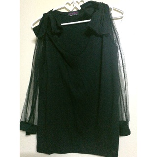 เสื้อผ้ายืดสีดำ แต่งแขนซีทรู เซ็กซี่ อก 32 นิ้ว