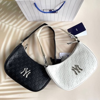 MLB รุ่น Hobo กระเป๋าหนังลายโลโก้NYลายนูนทั้งใบ  Code:B1D051265 แบรนด์แท้ 100% งาน Outlet