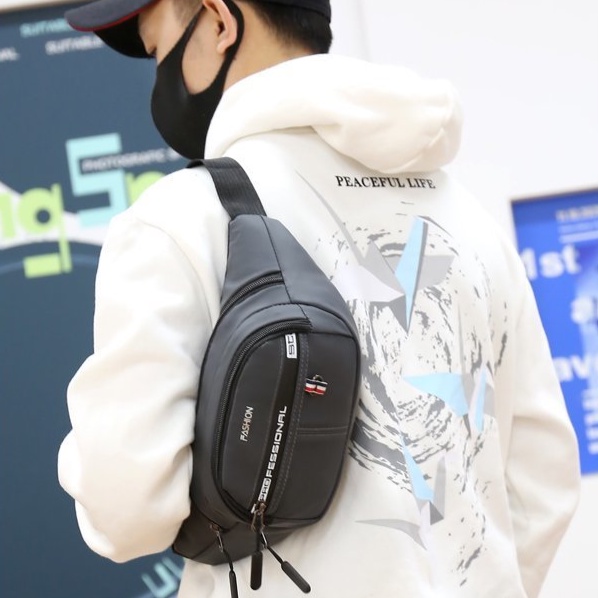 (w194) กระเป๋าคาดอกคาดเอว ผิวผ้ากันน้ำ แต่งห่วงห้อยกุญแจ vgetbag