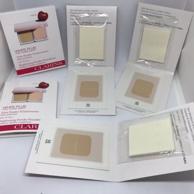 Clarins White Plus SPF 15 Brightening Powder Foundation 0.15 g.+พัฟ