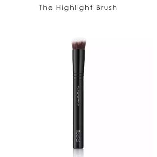 - พร้อมส่ง - Rodial The Highlight Brush