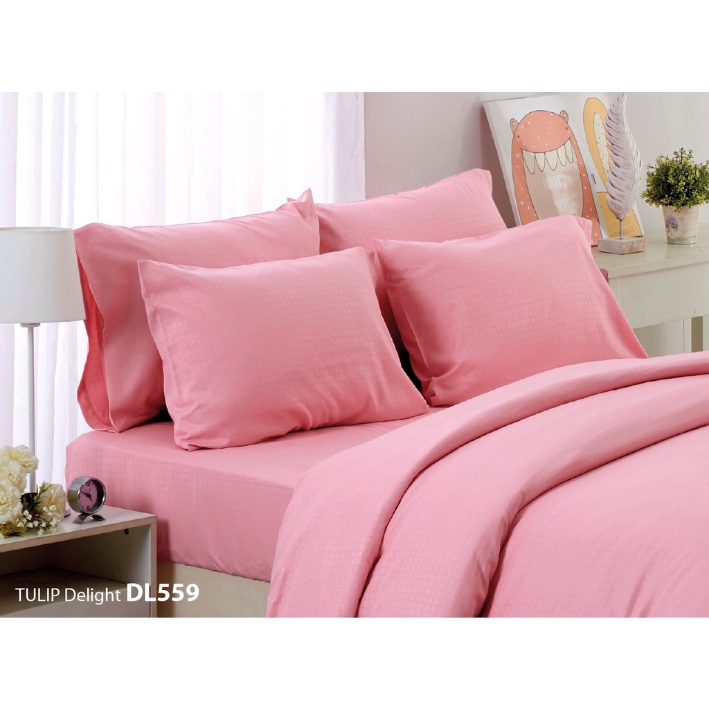 DL559: ผ้าปูที่นอน อัดลาย Tulip Delight