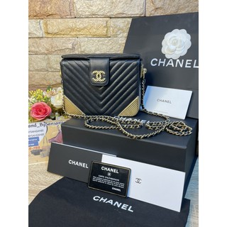 กระเป๋า Chanel Chevron Limited Calfskin Rock The Corner Minaudiere