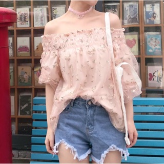 ❗️พร้อมส่ง❗️เสื้อเปิดไหล่งานปักอย่างดี