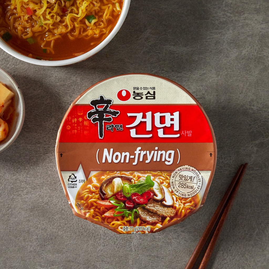 Nongshim Ramyeon Non-frying CUP นงชิม บะหมี่กึ่งสำเร็จรูปเกาหลี เส้นไม่ได้ทอด 77G 농심 신라면 건면 사발 77G