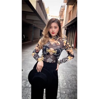 เสื้อคอปิดพิมลาย ผ้าซีทรู แขนยาว งานหรู ยืดได้เยอะมาก ใส่แล้วเข้าทรงโชว์หุ่นเบาๆ ผ้าดีไม่แข็งกระด้าง สาวไซส์ใหญ่ใส่ได้