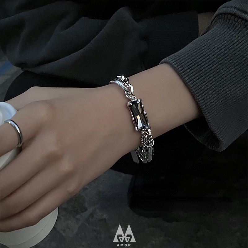สร้อยข้อมือเหล็กไทเทเนียม ประดับเพทาย สีดํา เครื่องประดับแฟชั่น สไตล์ฮิปฮอป สุดเท่ เหมาะกับทุกเพศ