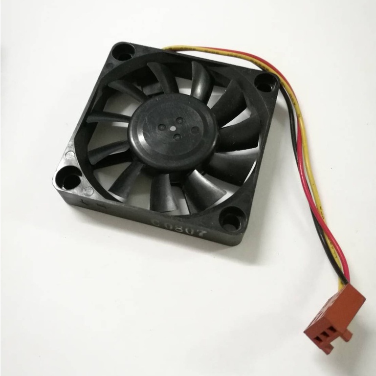 พัดลมคอมพิวเตอร์ พัดลมระบายความร้อน Fan Case ขนาด 5/6/7cm  DC12V/3pin. สินค้าคละยี่ห้อ.