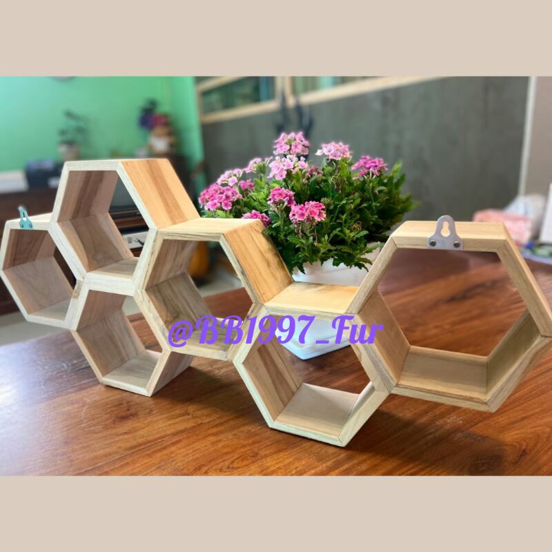 รังผึ้งไม้สัก 6 ช่อง ขนาดเล็ก (งานดิบ) ขนาด 38*88*10 CM ชั้นรังผึ้งติดผนัง ชั้นวางของติดผนัง ชั้นติด