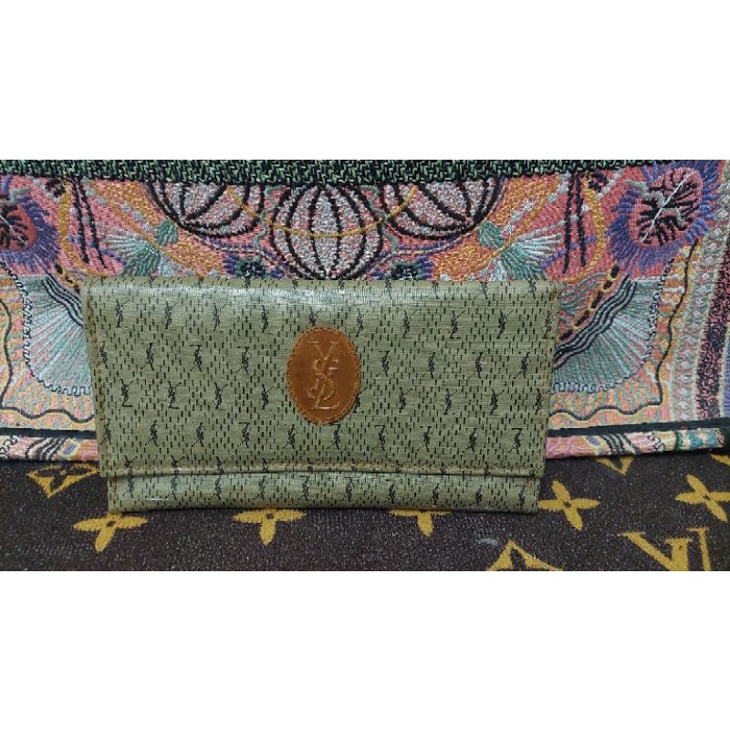 กระเป๋าสตางค์ใบยาวYSLสีเขีบวมือสอง