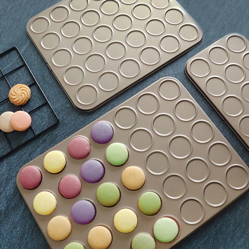 ถาดอบมาการอง 35 หลุม อย่างดี สีทองเคลือบ Non Stick