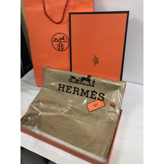 ผ้าพันคอ hermes 70*180 ( กล่องแบรนด์ + ถุงกระดาษแบรนด์ ) C-004