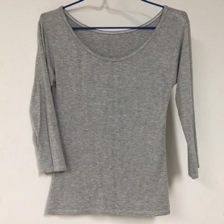 เสื้อยืด คอกลม สีเทา
