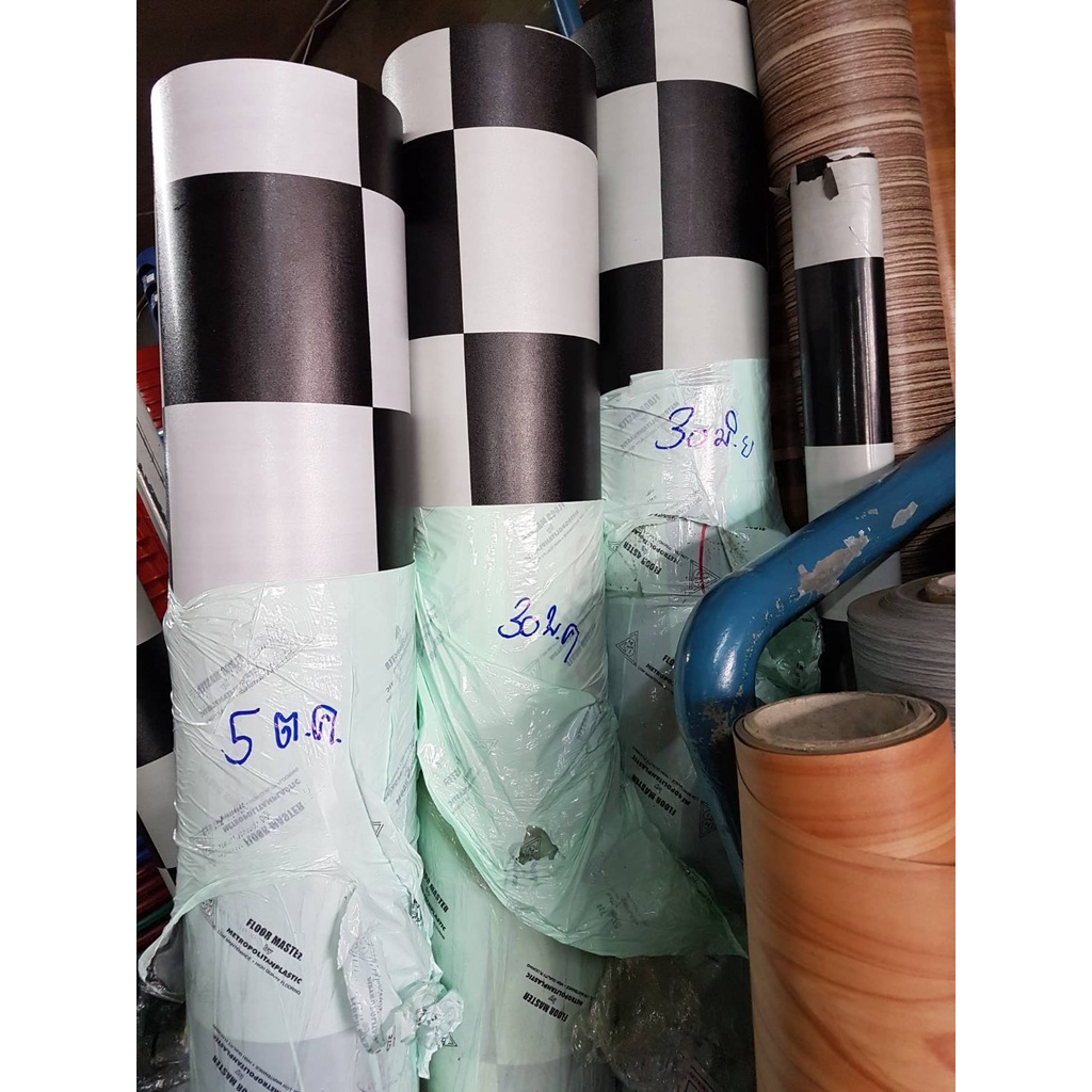 ส่งฟรีเก็บเงินปลายทางได้กระเบื้องยางม้วน.8มิลไม่มีผ้าผสม PVC100%กว้าง 1.5และ 2เมตรลายขาวดำ