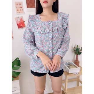เสื้อแฟชั่น คอเหลี่ยม แขนยาว ลายดอกไม้ ผ้าพริ้วลื่นใส่สบาย มีเก็บไว้เลยค่าาสาวๆห้ามพลาด รหัสBB29 โคตรยีนส์