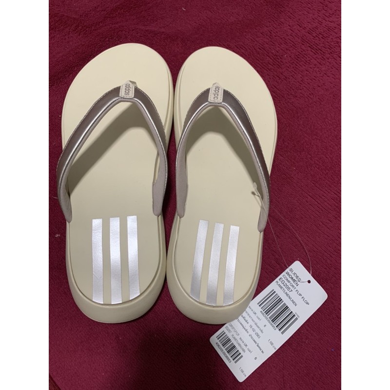 รองเท้าแตะ adidas comfort เบอร์ 6 UK ราคาป้าย 1,100 ส่งต่อ 550