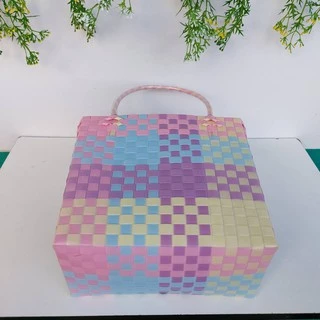 กระเป๋าตระกร้าสานเส้นพลาสติก สียูนิคอร์น กว้าง13ยาว24สูง23cm