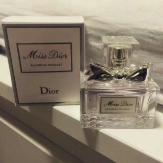 มาแล้ววววววว
MISS DIOR ABSOLUTELY BLOOMING 
EAU DE PARFUM100ML.
ของแท้เคาท์เตอร์ไทย สคบ.ครบ
ราคาเต็ม