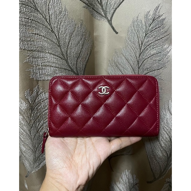 Chanel zippy medium wallet holo 26