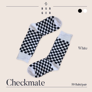 Checkmate - white ถุงเท้าแฟชั่น ลายตารางหมากรุกสีขาว ถุงเท้าครึ่งแข้ง ราคาถูก คุณภาพดี