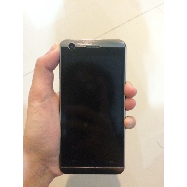 โทรศัพท์ เครื่องAis lava 708 จอ 4.5 นิ้ว มือสอง