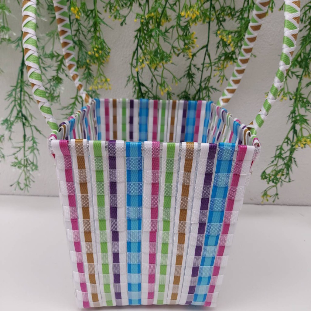 ตระกร้าสานเส้นพลาสติก รุ่นจ่ายตลาดจิ๋วแจ๋ว ขนาด กว้าง 16 ยาว 23 สูง 18CM ขอบปาก - รูปที่ 3