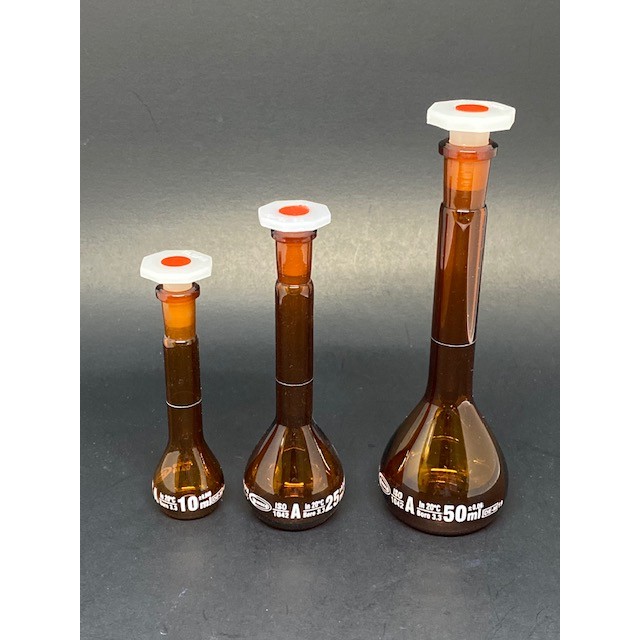 Amber Volumetric Flask ขวดแก้ว ขวดวัดปริมาตรสีชา  ขวดปรับปริมาตร 10ML 25ML 50ML 100ML  250ML  ยี่ห้อ GLASSCO
