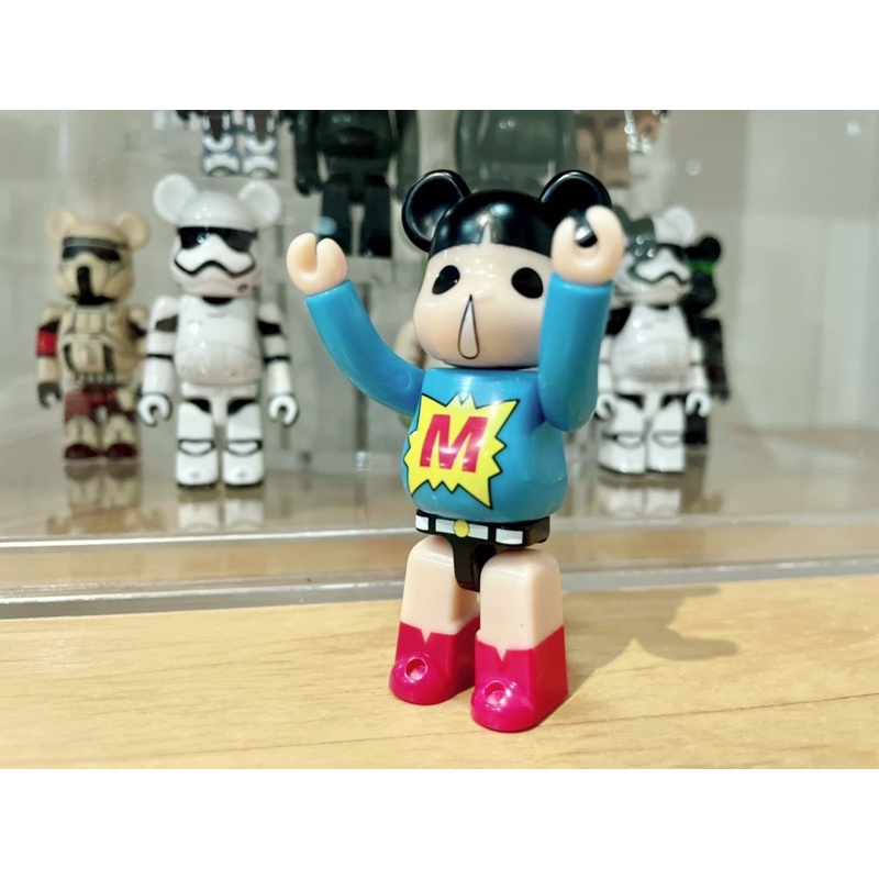 (ของแท้) Be@rbrick Series 38 Secret Artist: Makoto-chan (Bearbrick)