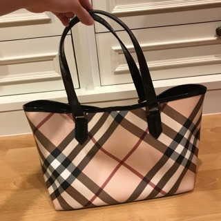 กระเป๋า BURBERRY แท้จากshop hongkong