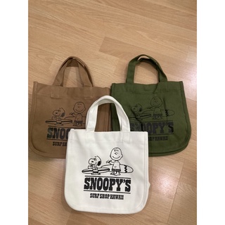 กระเป๋าหิ้ว กระเป๋าสนูปปี้ Mini Tote ผ้าแคนวาสญี่ปุ่นสกรีนลาย Snoopy’s Surf ด้านข้างกระเป๋ากว้าง กระดุมแม่เหล็กทองเหลือง