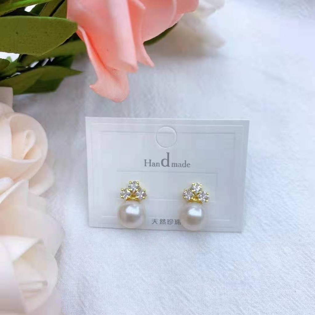 Dairy Queen Zircon 10 มม.Bright Light Small Imperfections ต่างหูมุกสีขาวกลม 14K Filled gold