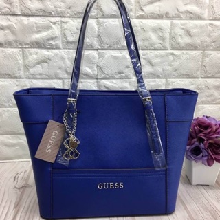 New !!! GUESS LARGR TOTE BAG 🍭