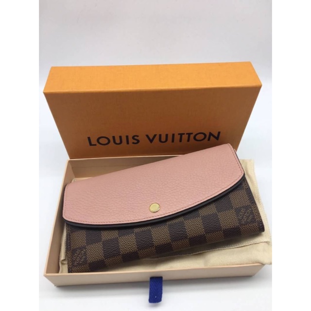 LV  ราคาเทนะจ๊ะ 😎29,900