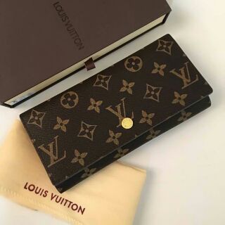 กระเป๋าสตางค์ยาว LV สามพับ