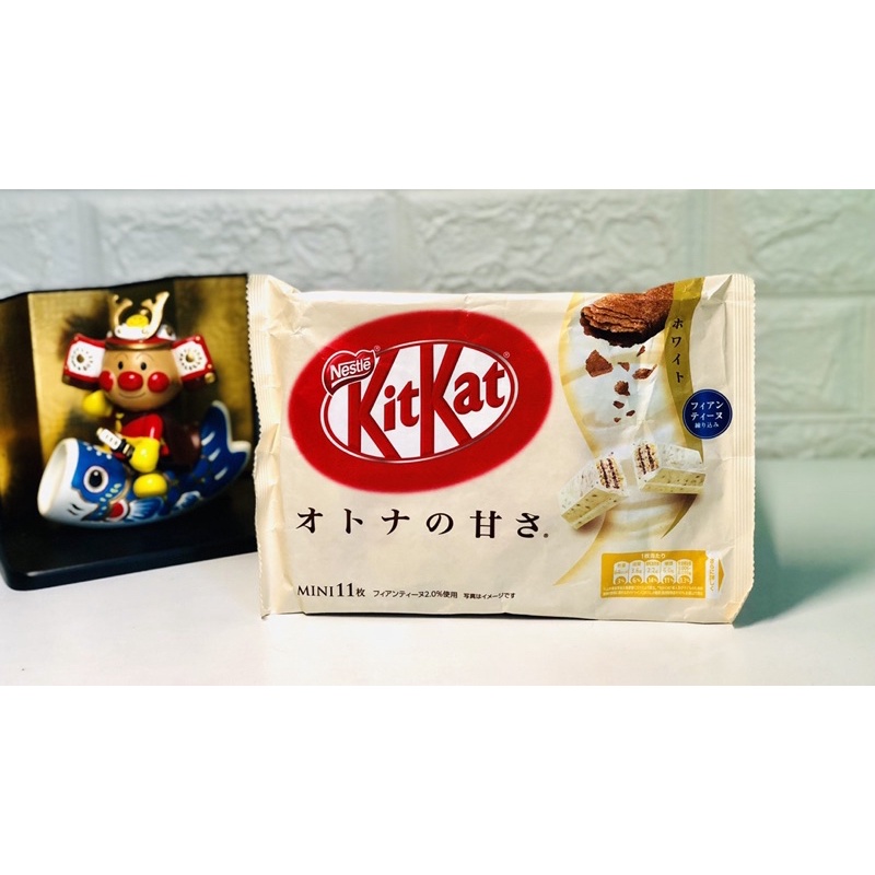 Nestle KitKat white Chocolateคิทแคท ญี่ปุ่นรสไวท์ช็อคโกแลต ผสมเครปกรอบ เวเฟอร์เคลือบไวท์ช๊อคโกแลตคิท